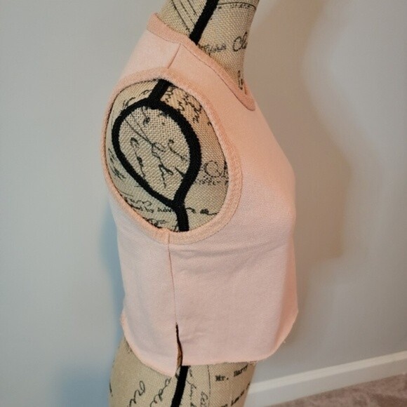 NWOT Honey Punch sleeveless lightweight sweater knit top - Picture 2 of 5